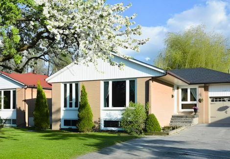 Single-Story Exterior in North York