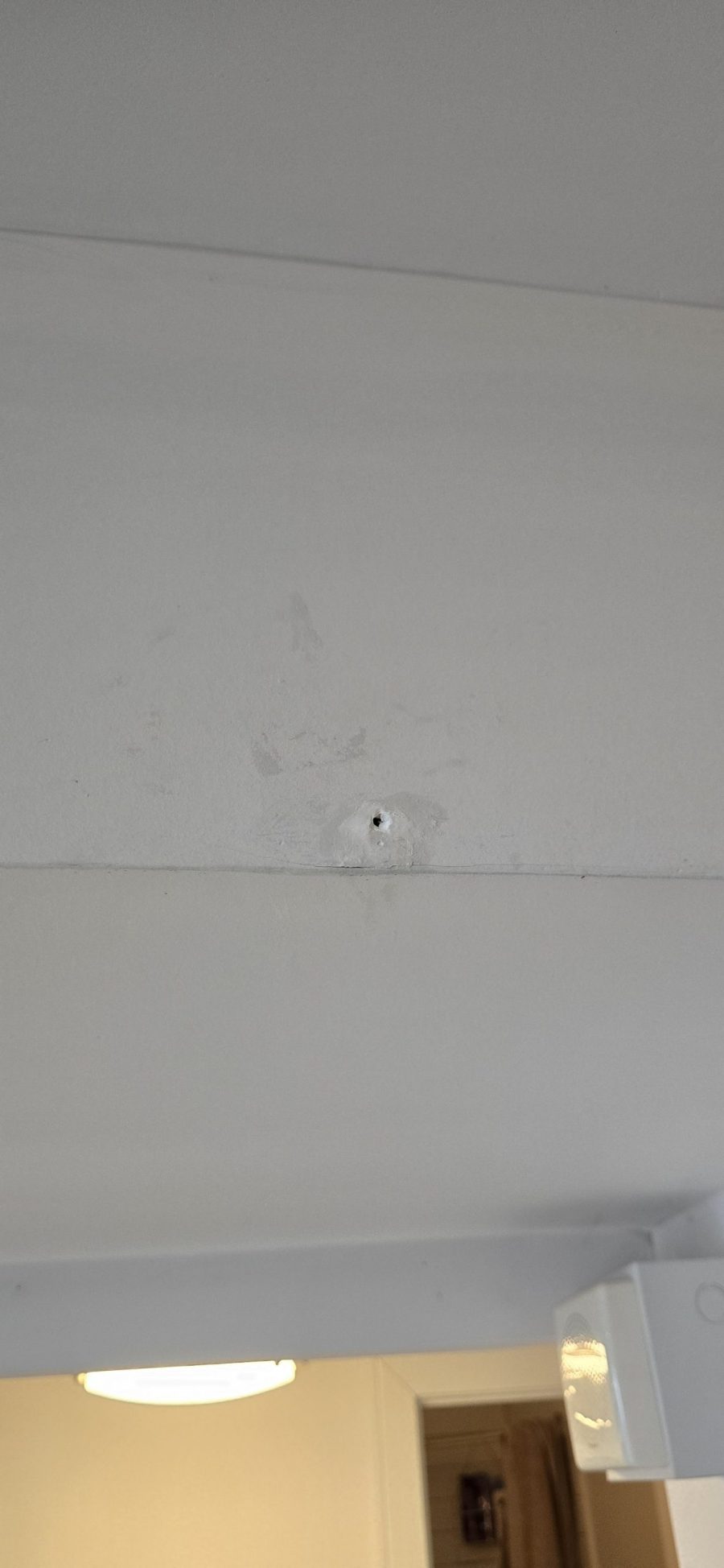 hole in drywall Preview Image 8