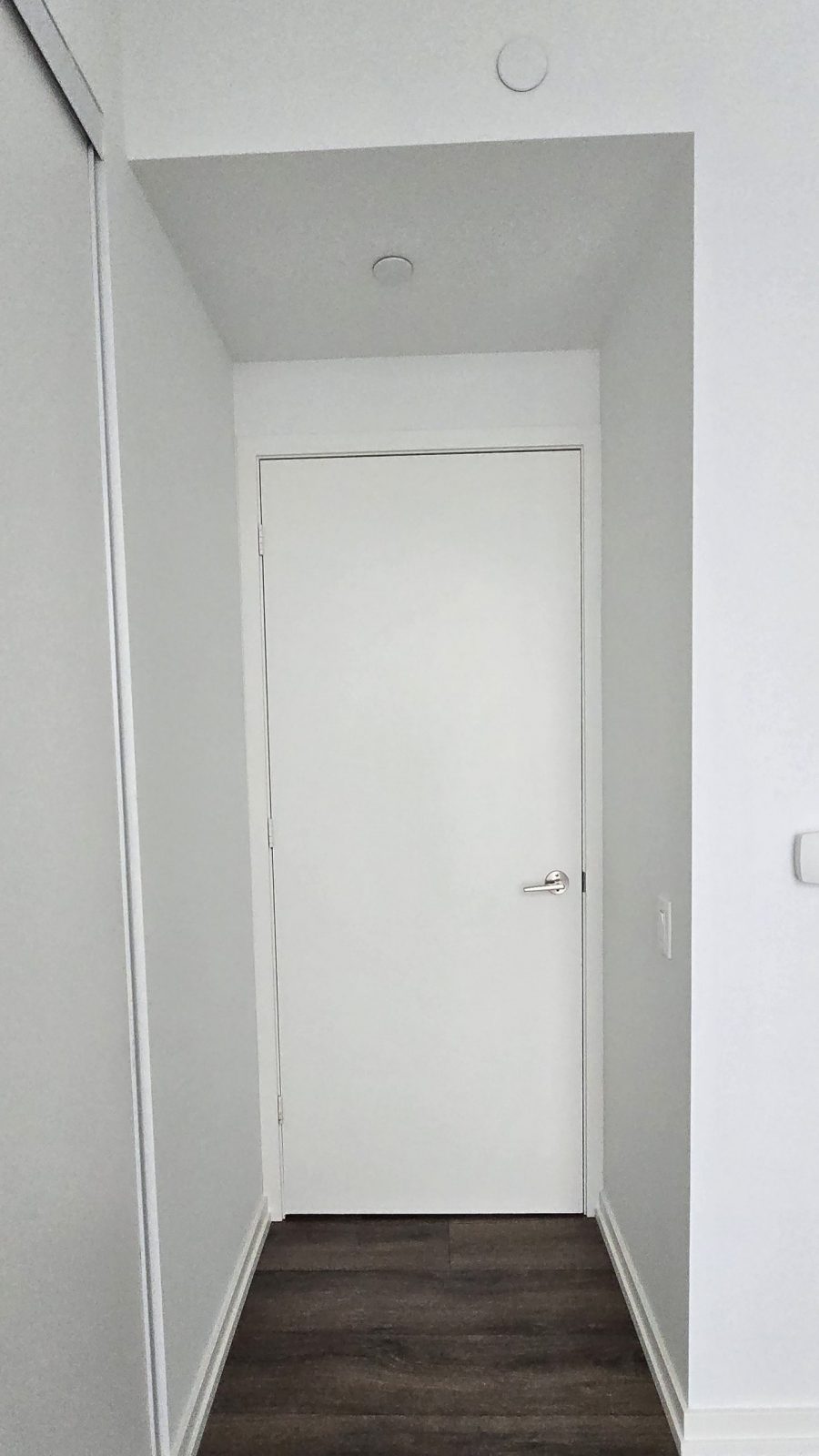 white painted interior walls Preview Image 4