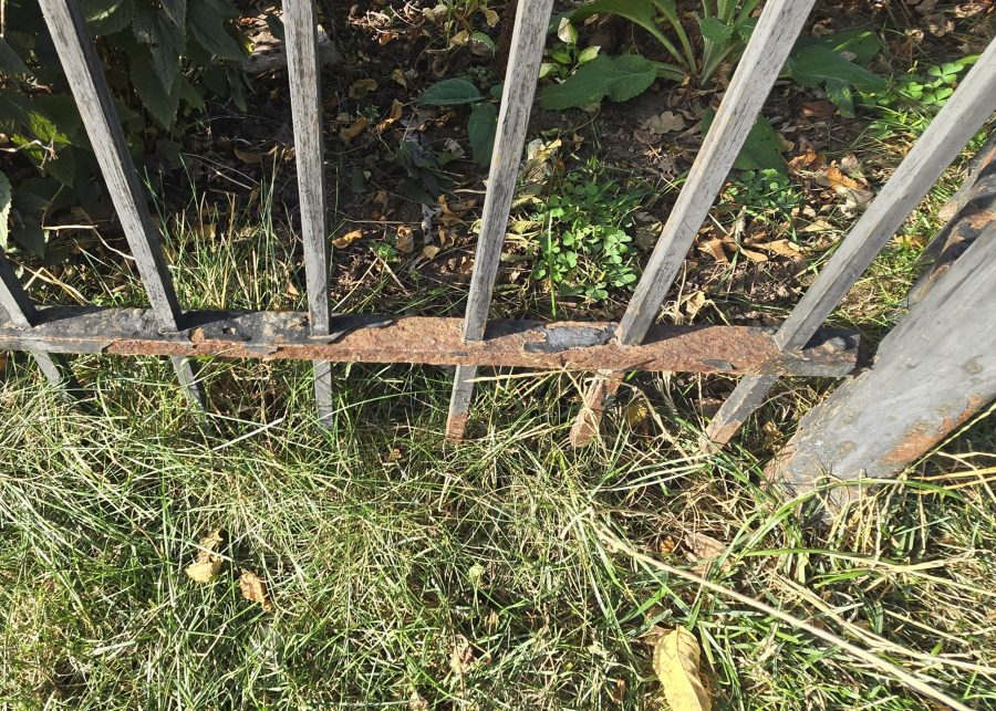 rusted wrought iron fence Preview Image 7