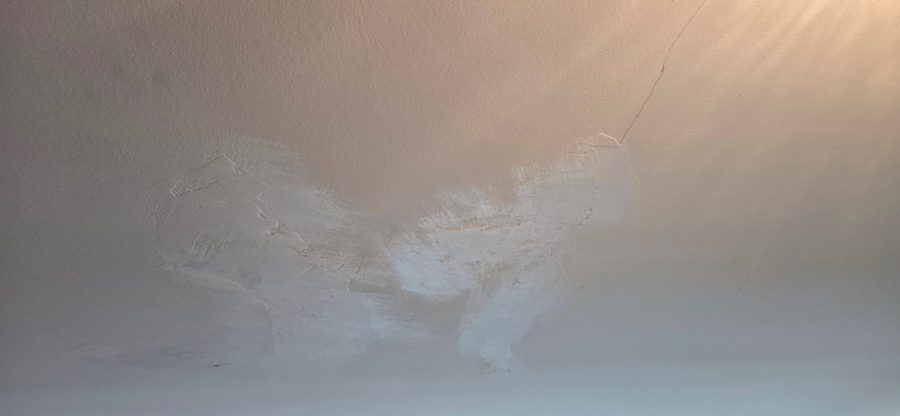 ceiling with visible paint streaks Preview Image 7