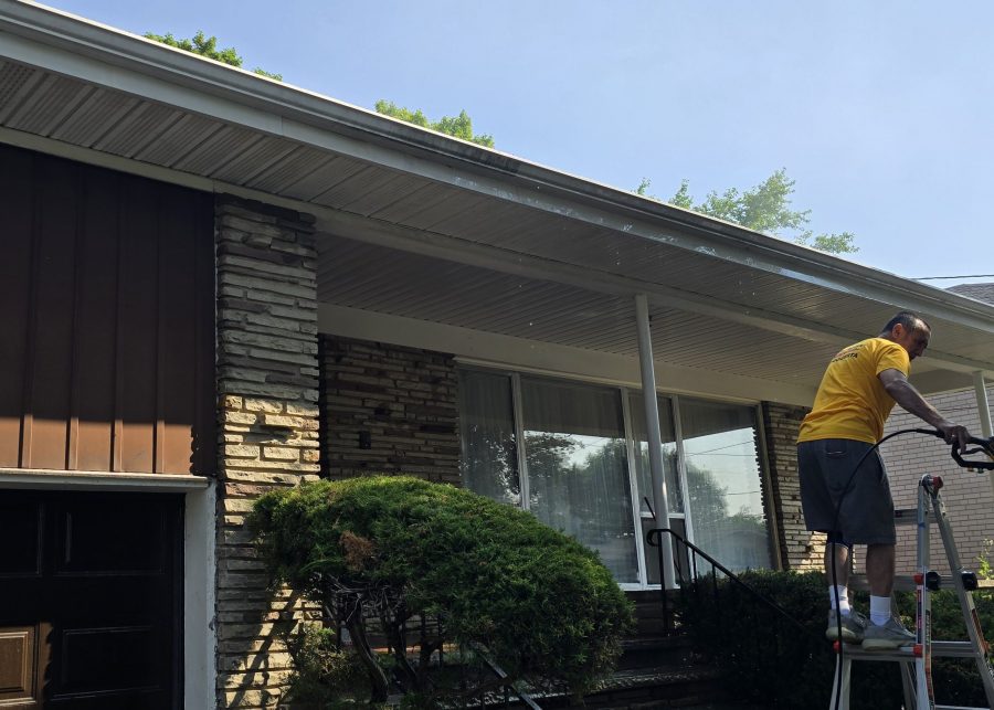 soffits before repaint Preview Image 14