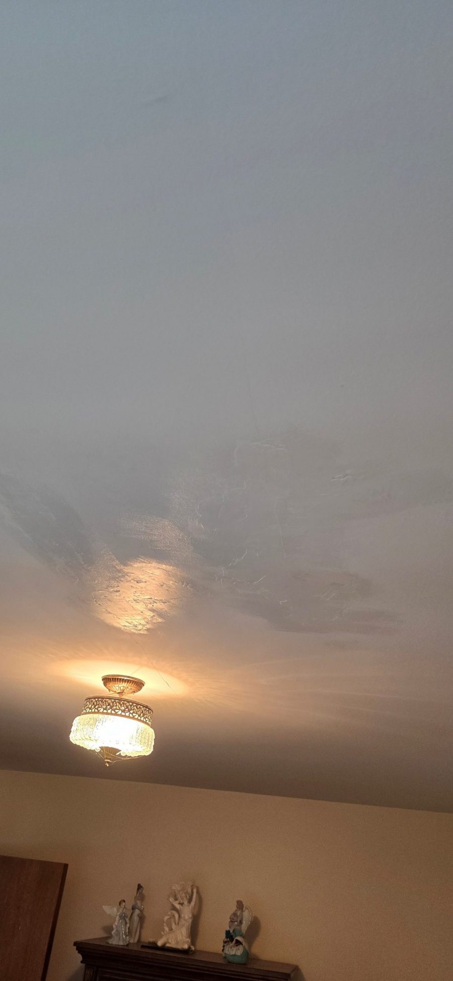 ceiling with damaged paint Preview Image 6