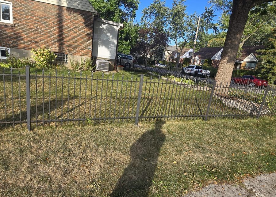 rusted wrought iron fence Preview Image 11