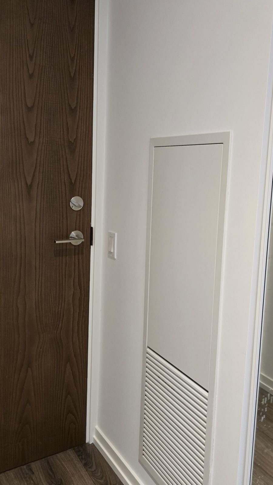 white painted interior walls Preview Image 8