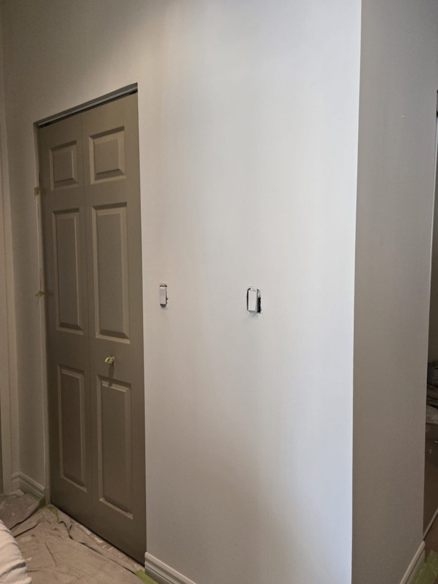 home interior wall after white repaint Preview Image 7
