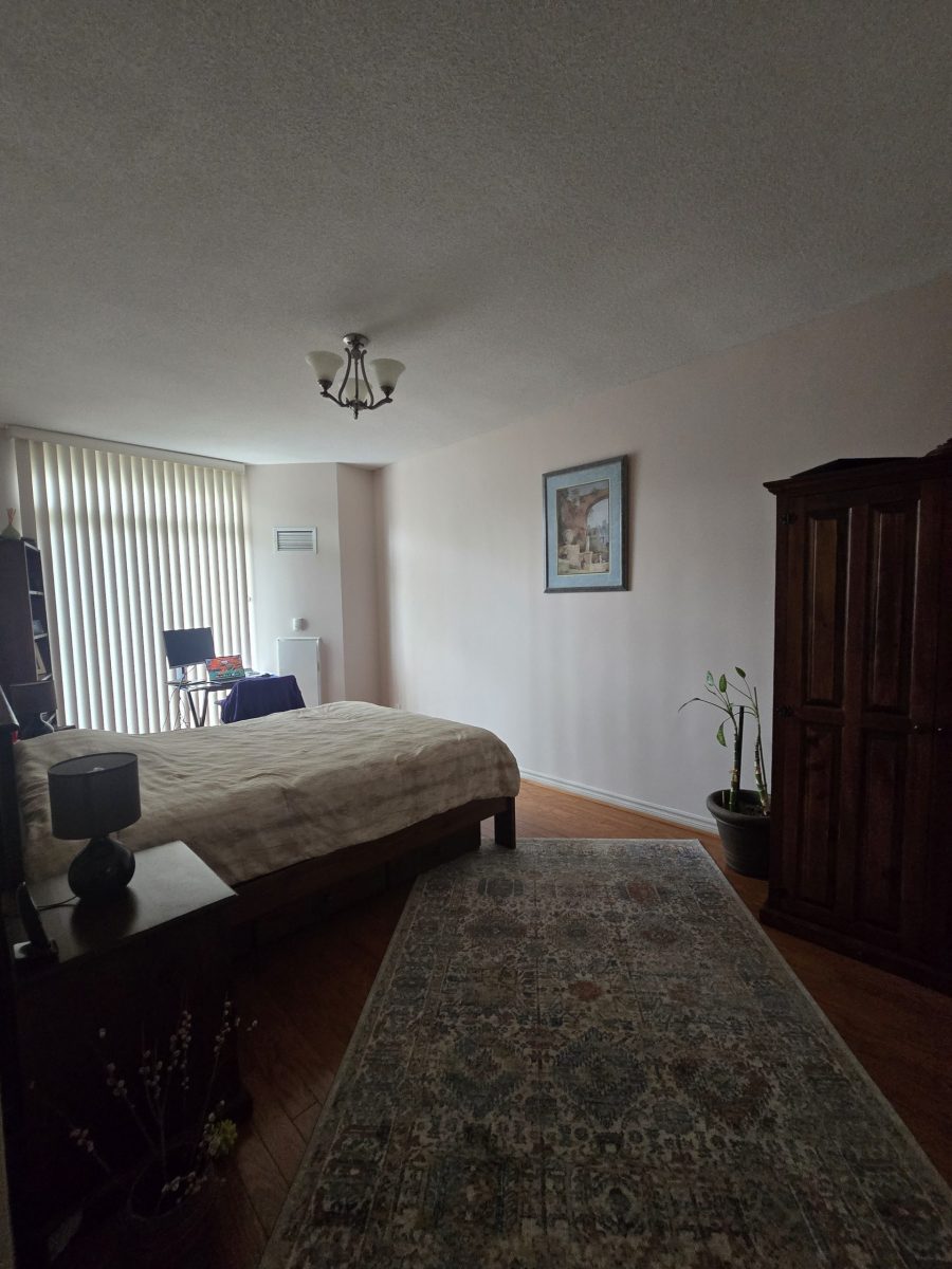bedroom with off white walls Preview Image 11