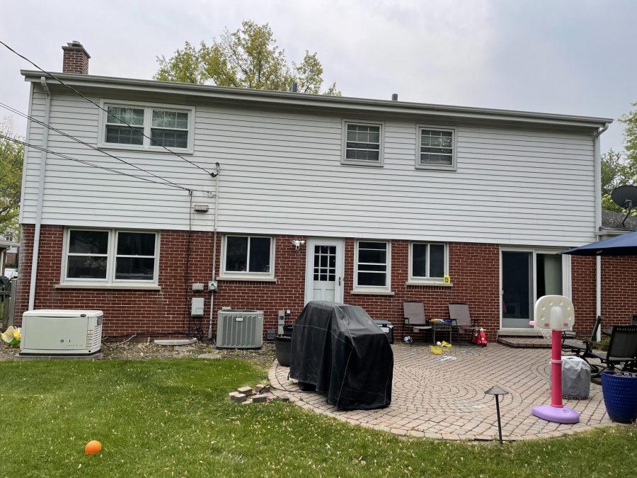 before painting of brick and siding home in glenview, il Preview Image 1