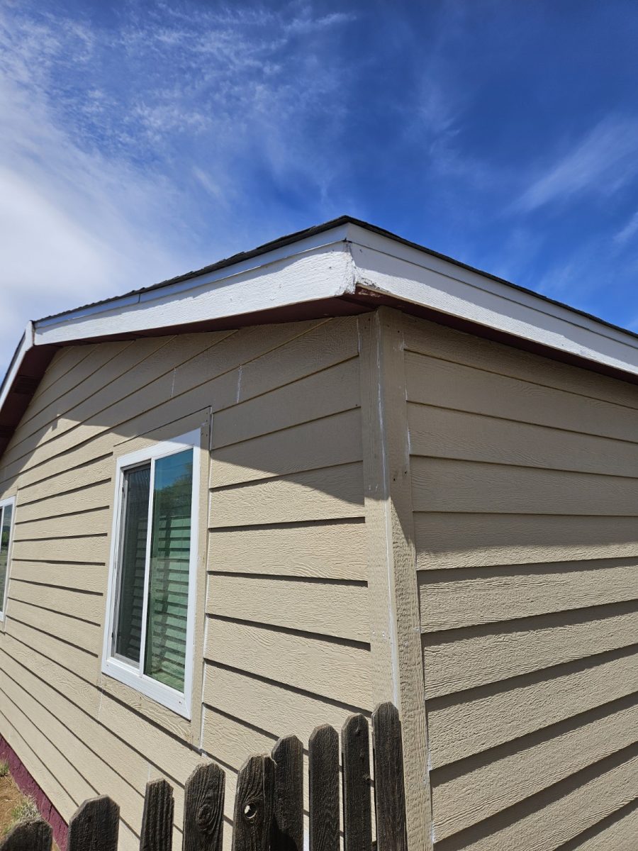 worn paint on house siding Preview Image 3
