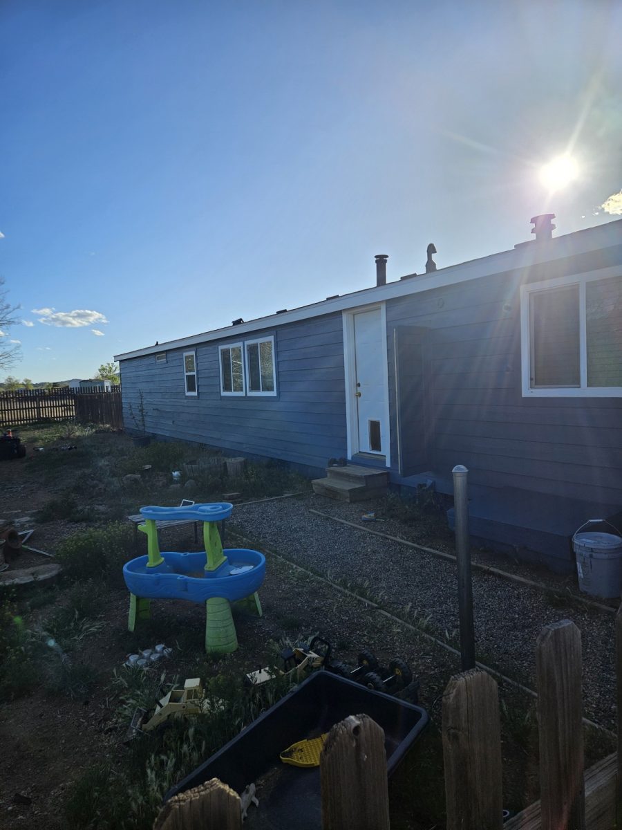 house with blue painted siding Preview Image 1