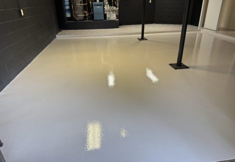 garage floor with epoxy coating
