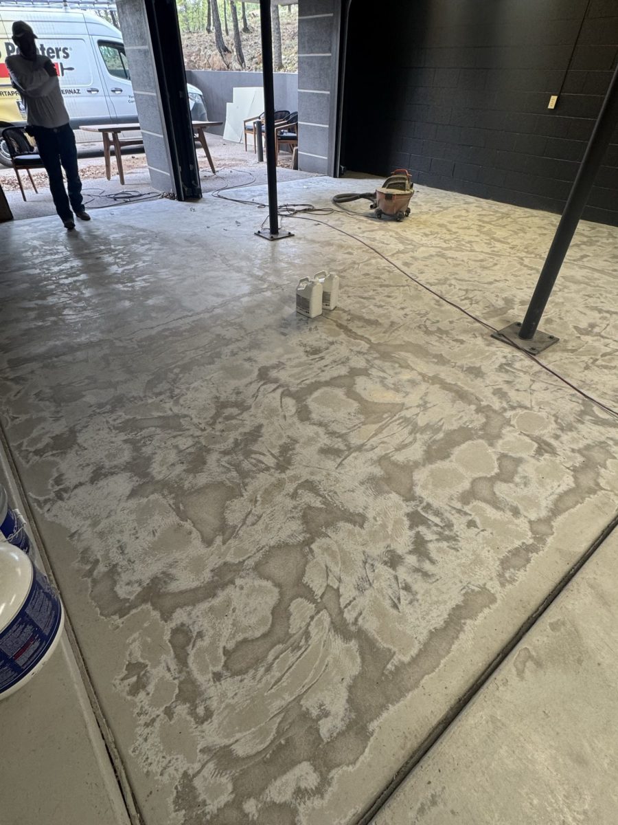 garage with unfinished floor Preview Image 14