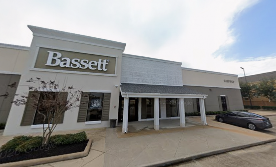 retail building exterior before repaint Preview Image 1