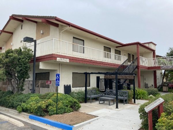 commercial building exterior Preview Image 14