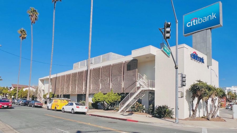 exterior of citibank location Preview Image 3