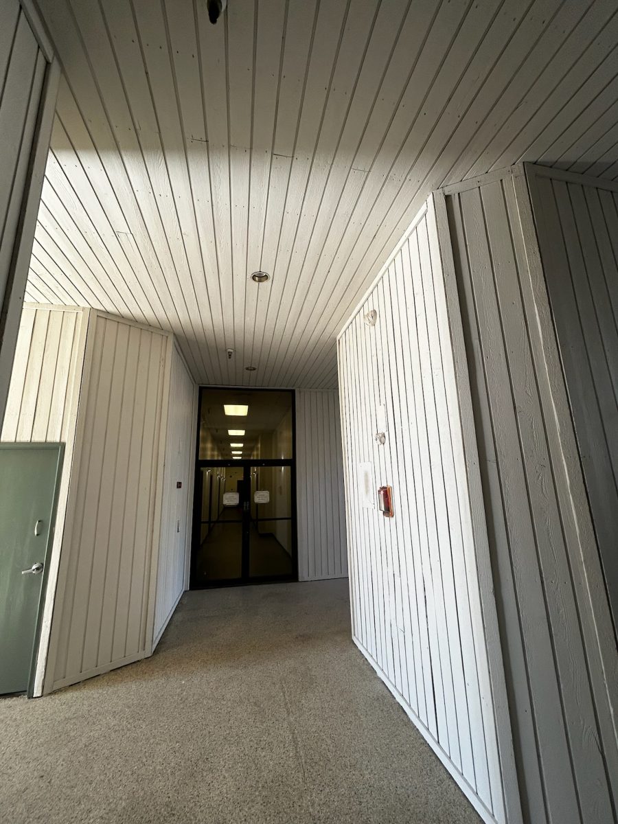 exterior doors of commercial plaza Preview Image 3