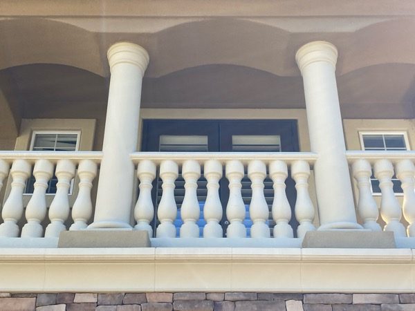 upper balcony with pillars before repaint Preview Image 14