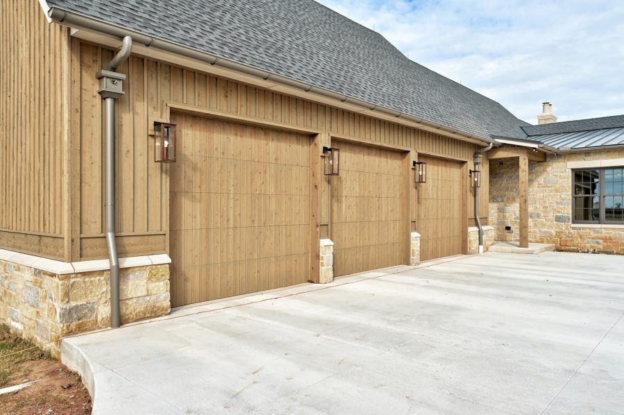 exterior 3 car garage wood paneled Preview Image 1
