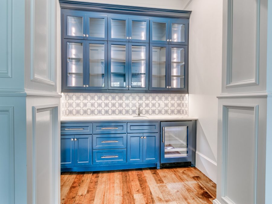 wet bar and blue cabinets Preview Image 2