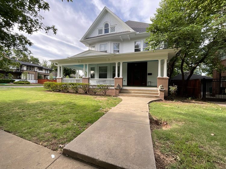 photo of repainted exterior of historic home in mesta park Preview Image 1