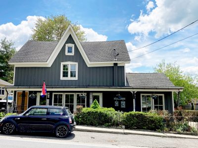 Front of Rabbit Hole Antiques after exterior project