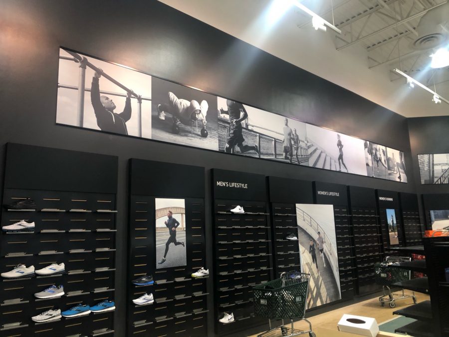 Dick's Sporting Goods Shoe Section Preview Image 2