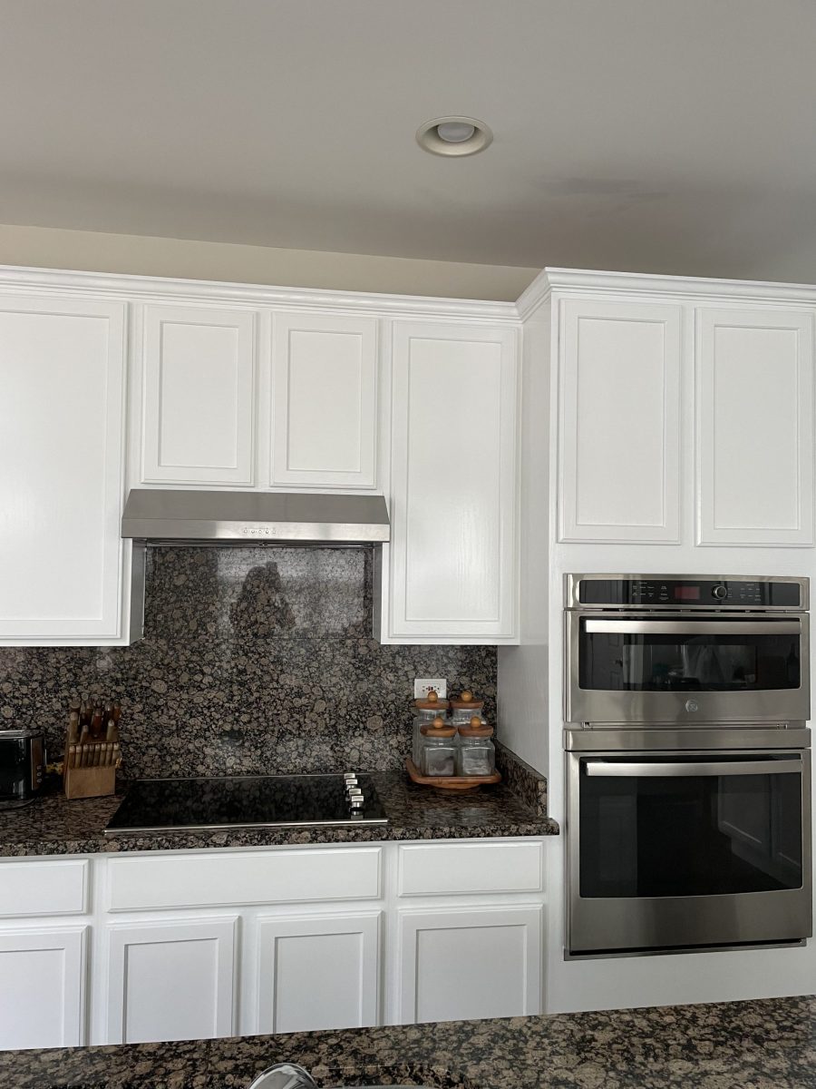 Kitchen cabinet refinishing in Fox River Grove. Preview Image 1