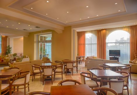 Peachtree, GA - Interior