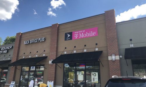 Hung T-Mobile Banners