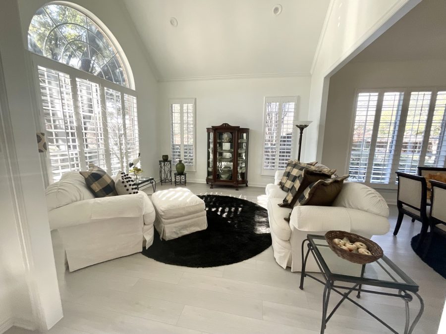 living room Preview Image 3