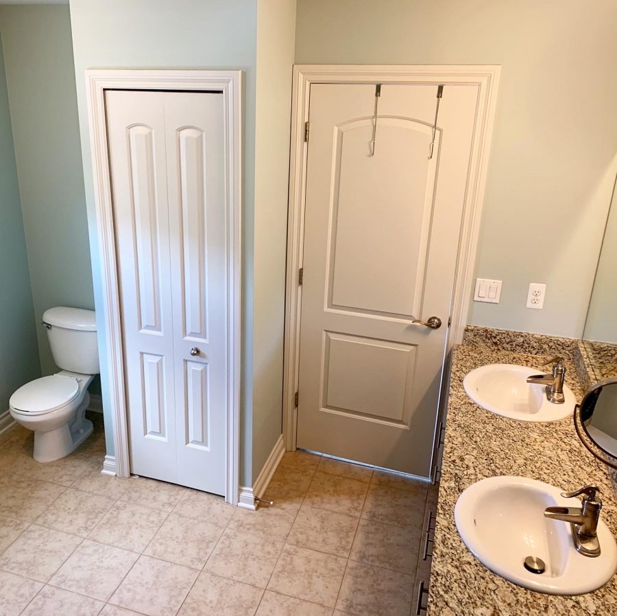 Light blue bathroom repaint