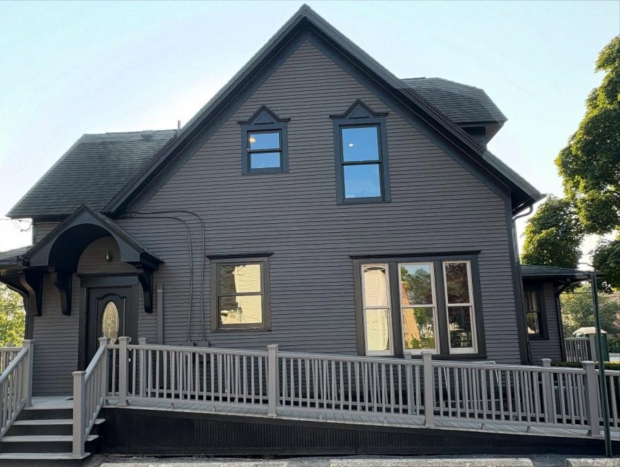 black home exterior Preview Image 4