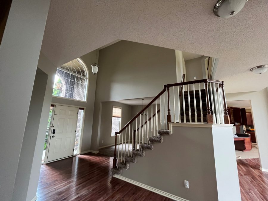 Foyer w/ Gray Walls Preview Image 2