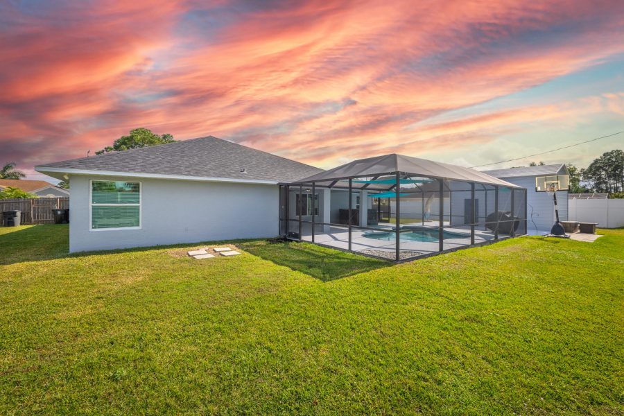 close up view of exterior house painting Preview Image 2