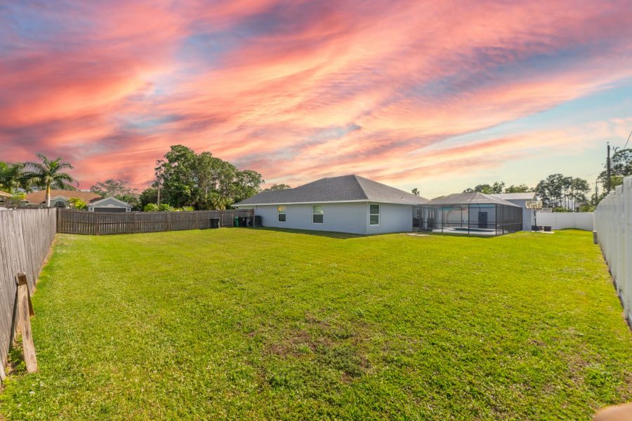 exterior house painting Preview Image 4