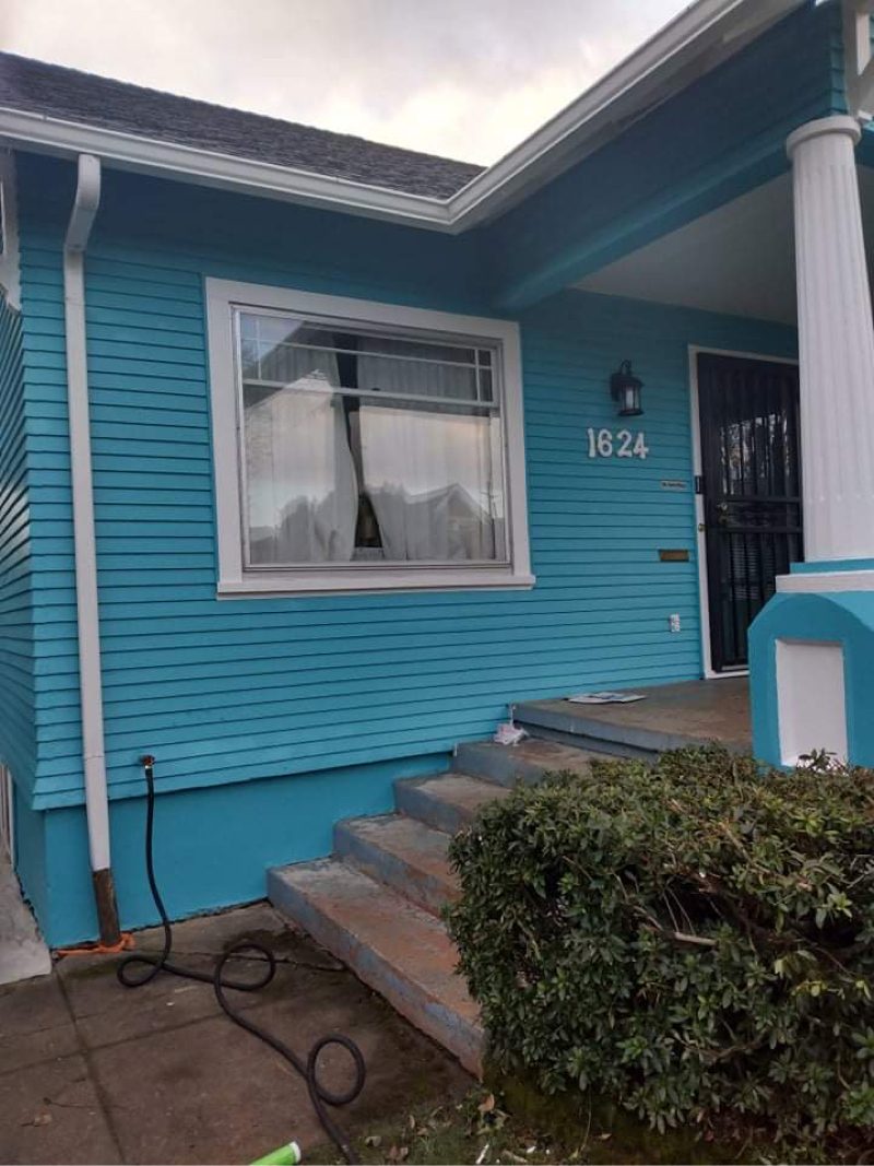 kenton home after paint job turquoise Preview Image 4