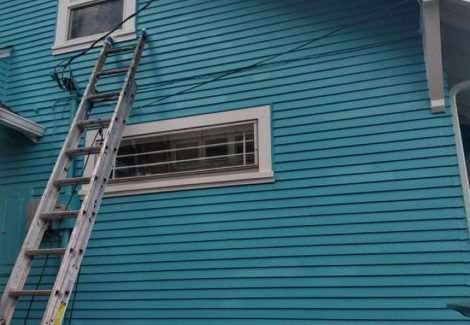 kenton home after paint job turquoise