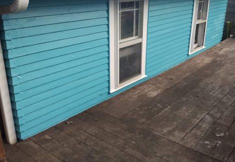 kenton home after paint job turquoise