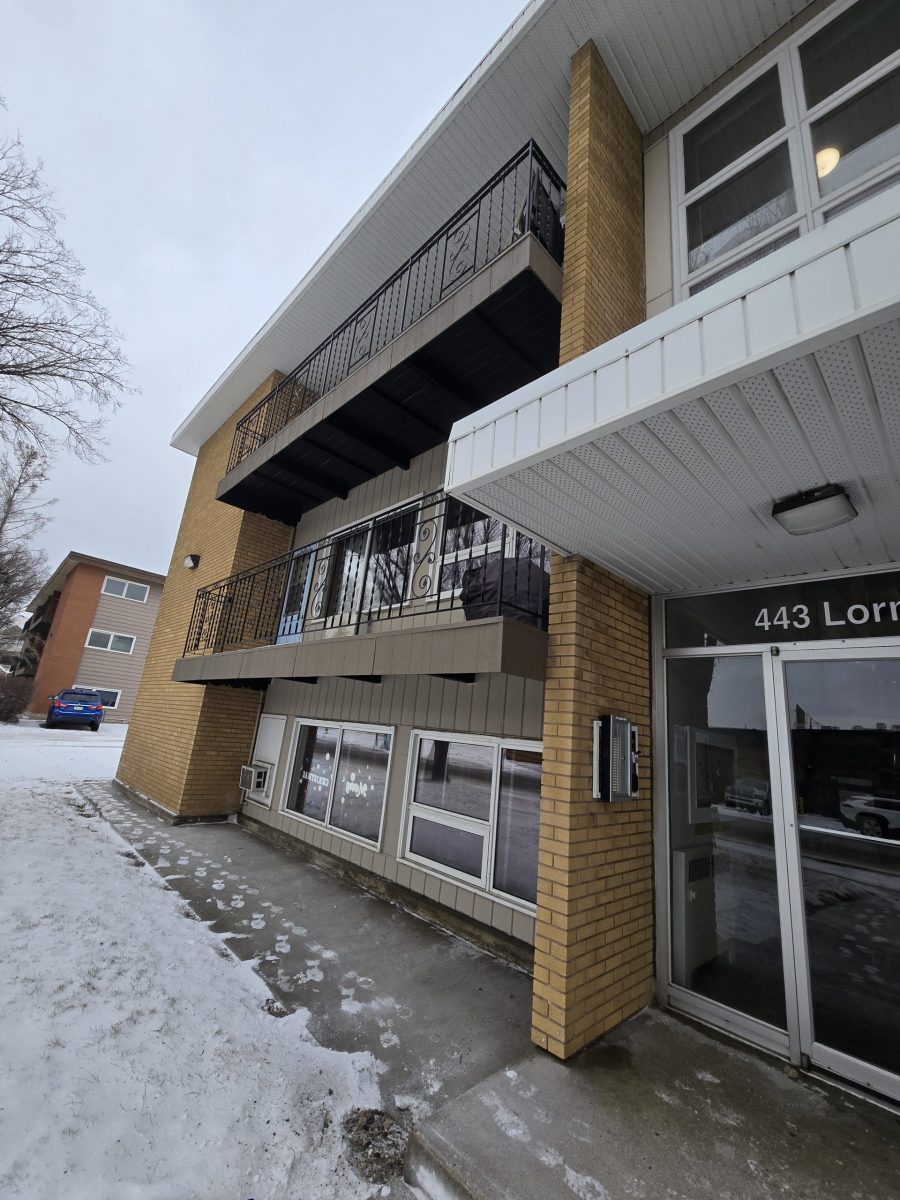 apartment exterior before repaint Preview Image 5