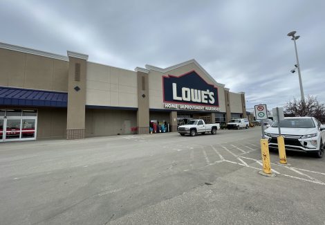 Lowe's Exterior
