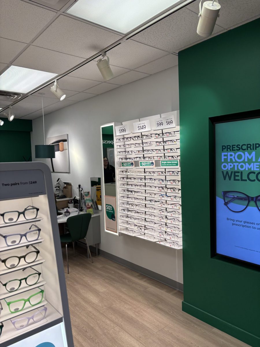 optical center with green wall Preview Image 2