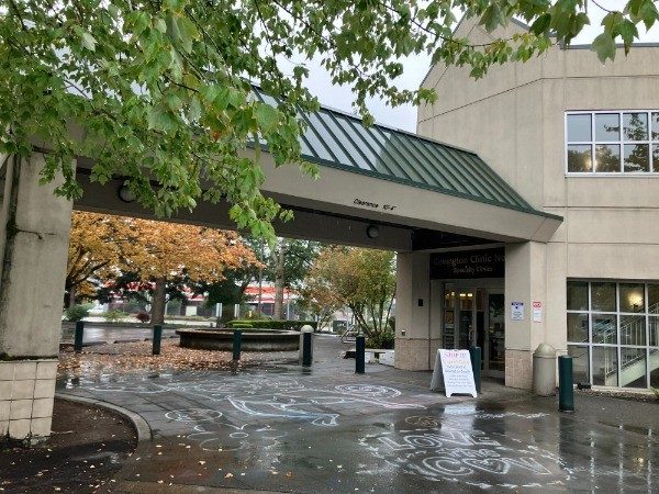 covered entrance of medical building Preview Image 2