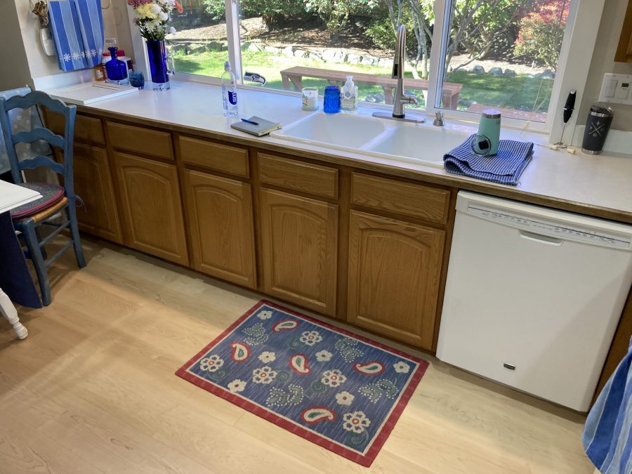 home kitchen with stained wood cabinets Preview Image 8