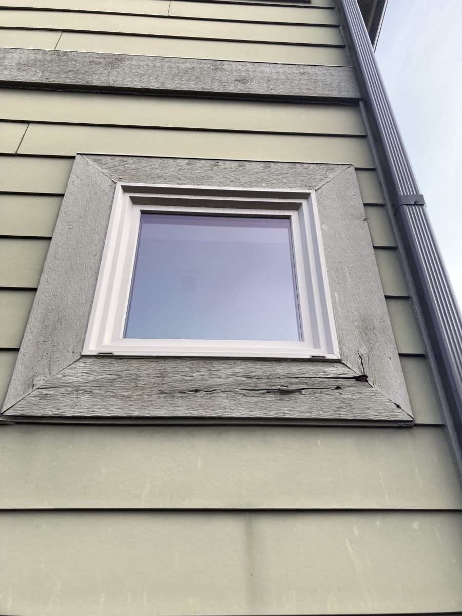 damaged wood frame around exterior Preview Image 6