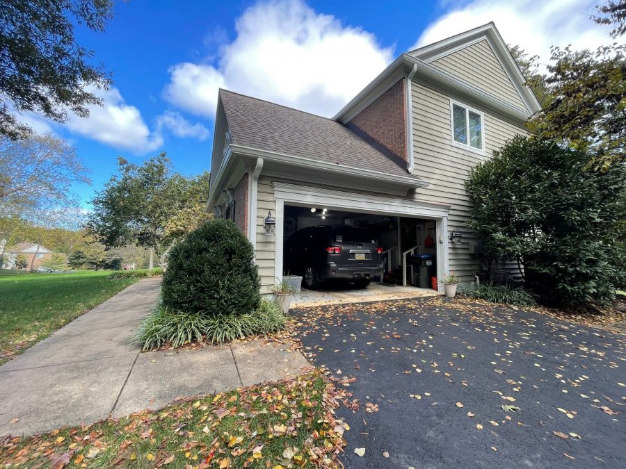 Exterior Painting of a House with Beige Preview Image 1