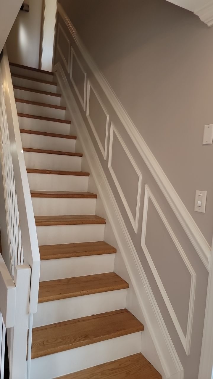 Stairwell Crown Molding Preview Image 3