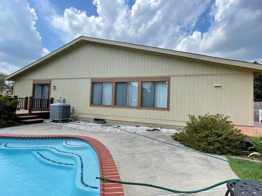 Back View of Wood Siding Preview Image 2