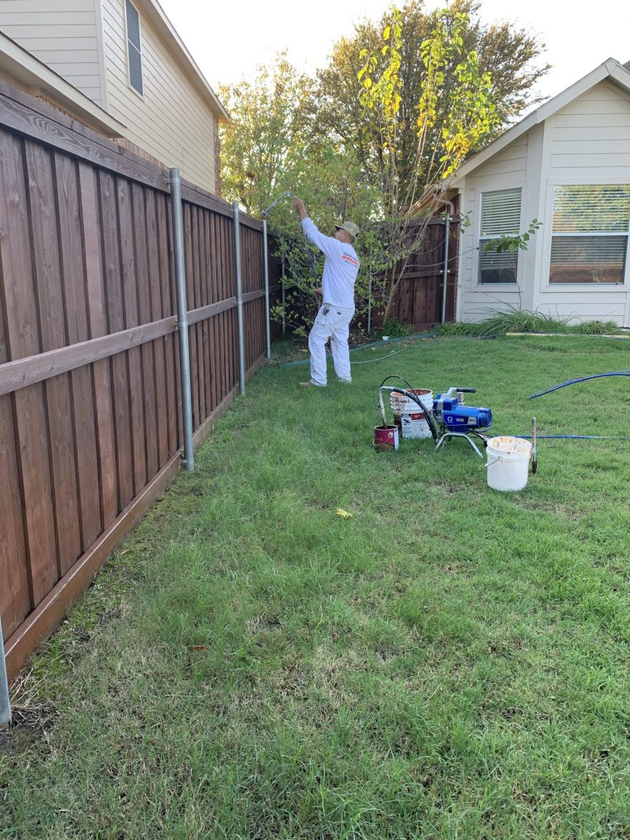 fence staining Preview Image 1