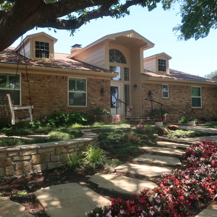 Older ranch style brick house in Canyon Creek Richardson Preview Image 1