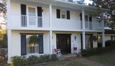 Colonial Home newly painted in Richardson tx